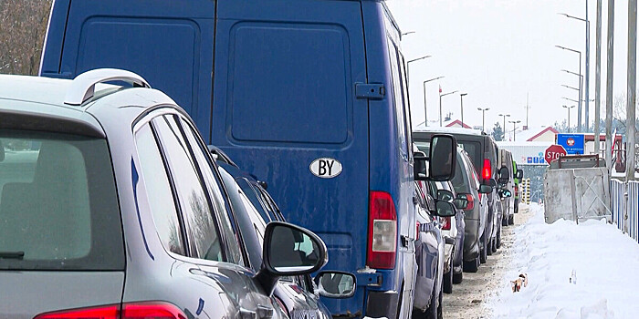 Водители в Бресте обвинили польские службы в пробках на границе