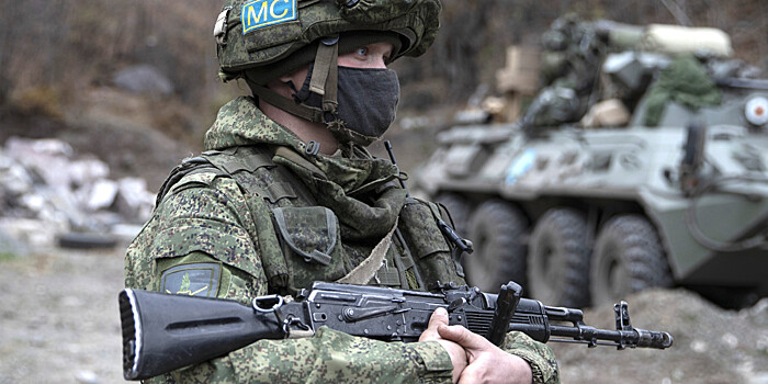 Безопасность и порядок: в России отмечают День военного миротворца