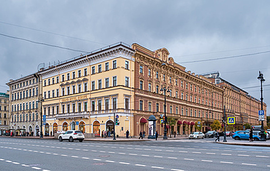 Побывать в Европе, не выезжая из Петербурга: курьезы и знаменитости в отеле трех эпох