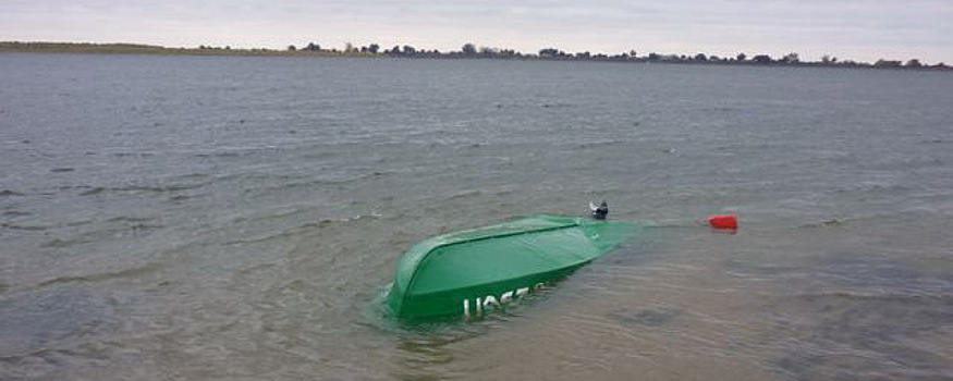 На реке Оби перевернулись три лодки с рыбаками