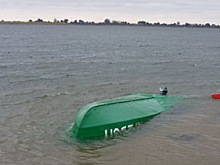 На реке Оби перевернулись три лодки с рыбаками