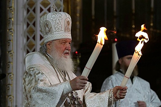 Пасхальная служба началась в храме Христа Спасителя