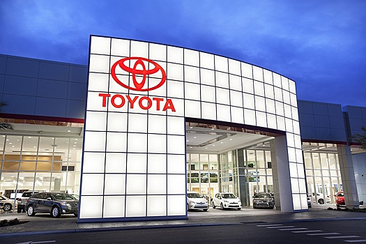 Toyota получила огромный штраф за навязывание услуг при продаже автомобилей