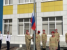 В курской школе №58 перед уроками подняли государственный флаг РФ