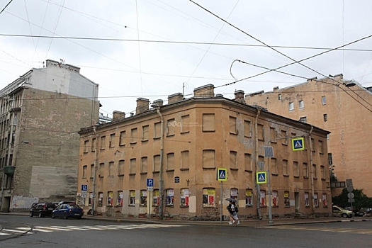 В Петербурге выставляют на торги здание у Московского вокзала