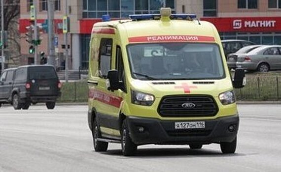 Трое взрослых и ребенок пострадали при выезде иномарки в кювет на трассе в Татарстане