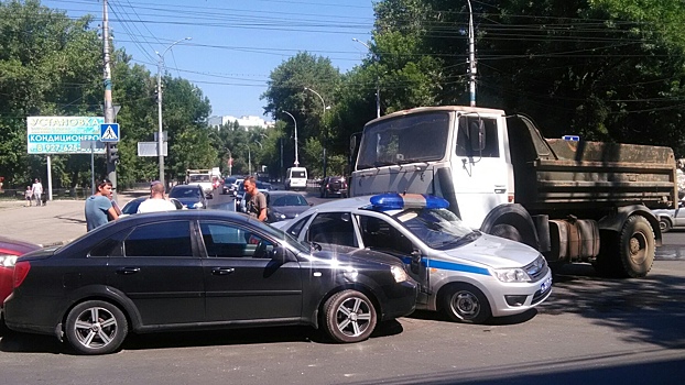 В Заводском районе машина Росгвардии попала под грузовик