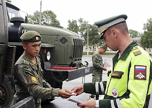 Сотрудники ВАИ провели занятия по безопасности дорожного движения с военнослужащими ВВО в Чите