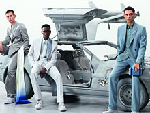 Новая рекламная кампания Dior Homme: автомобиль из «Назад в будущее» и миниатюрные сумочки-чемоданы