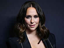 42-летняя звезда «Говорящей с призраками» Дженнифер Лав Хьюитт родила третьего ребенка