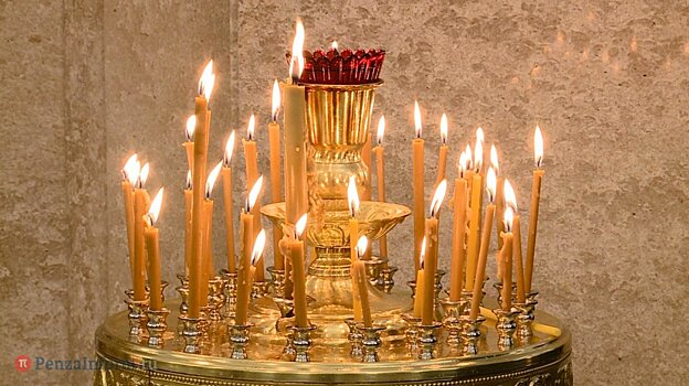 В храмах призвали не ставить свечи за здравие онлайн