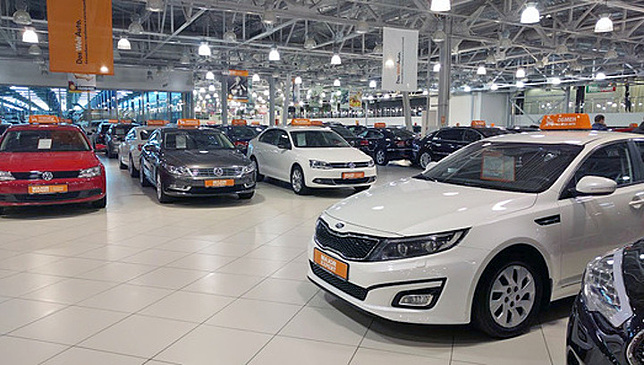 Медведев одобрил льготы для поддержки авторынка