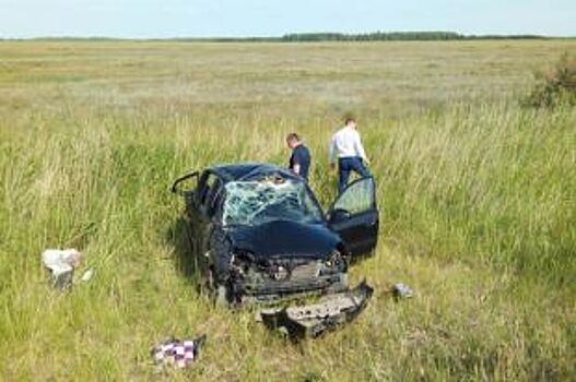 Пенсионерка и подросток погибли при опрокидывании машины на Южном Урале