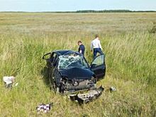 Пенсионерка и подросток погибли при опрокидывании машины на Южном Урале