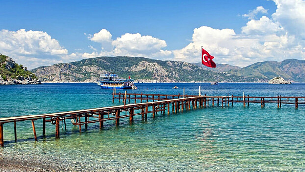 Турция не планирует закрывать границы для туристов перед Новым годом