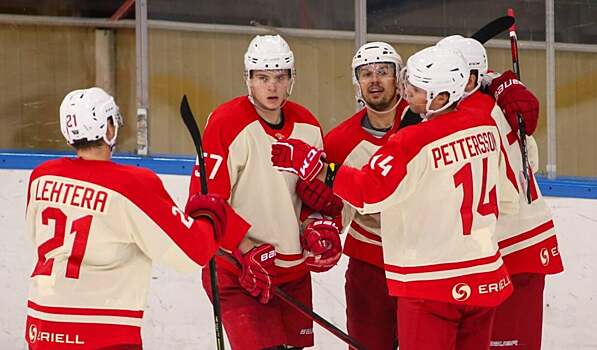 «Спартак» проиграл «Куньлуню» (3:9) на Кубке мэра Москвы. Николлс набрал 5 очков