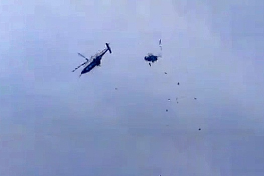 Появились кадры столкновения двух вертолетов в Малайзии