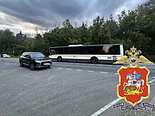 В Подмосковье три человека пострадали в ДТП с автобусом и двумя легковушками