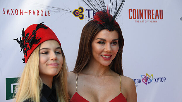 Седокова о скандале с Нгамале: «Один из игроков «Динамо» регулярно отправлял мне лайки и намеки, второй писал сальные сообщения мне и дочке. Не ведитесь на блестящую упаковку, девочки»