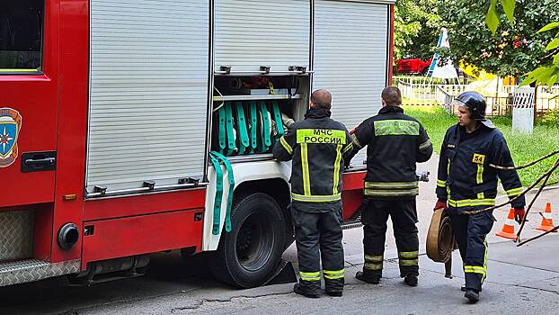 Появились кадры с места взрыва на заводе в Башкирии