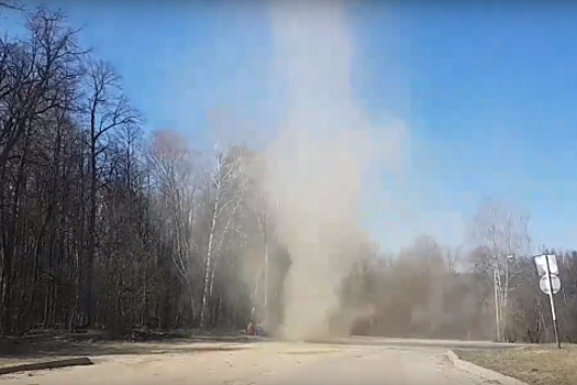 Опубликовано видео смерча в Сарове