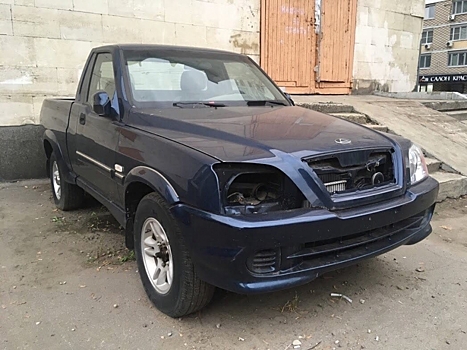 В Москве сфотографировали очень редкий отечественный пикап ТагАЗ Роад Партнер Пикап