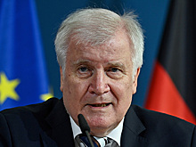 Глава немецкого МВД оценил угрозу от ультраправых среди силовиков