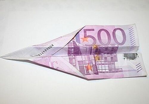 Банк России поднял курс евро на рубль