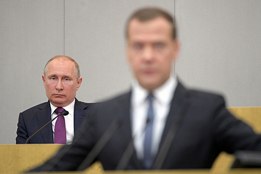 «Мало идиотов». Медведеву объяснили нежелание переходить на четырёхдневку