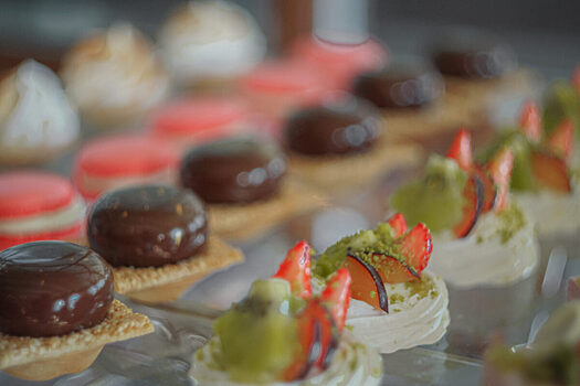 В «Кемпински Мойка 22» представили новую коллекцию изысканных десертов, посвященную Бертольду Кемпински