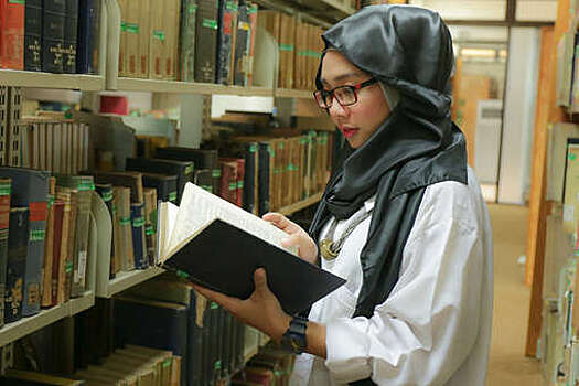 Парламент Австрии запретил школьницам младше 14 лет носить хиджабы