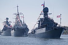 Более 15 судов Балтийского флота провели учения с боевыми стрельбами