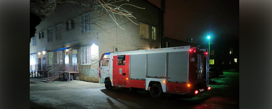 В инфекционной больнице Астрахани загорелось помещение с кислородными баллонами