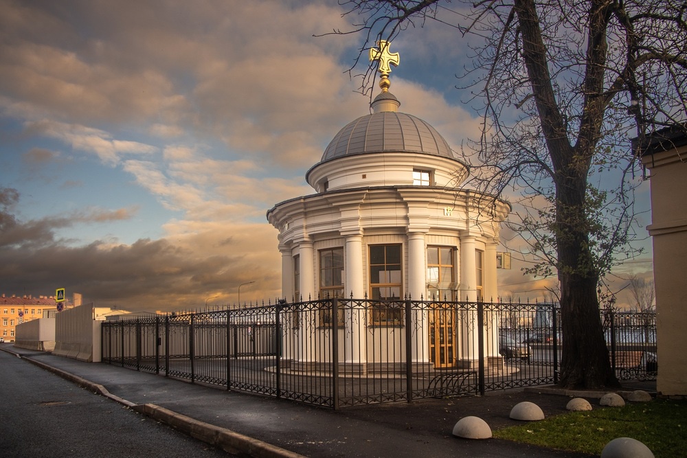 Вместо промзоны - храм и сквер. Как изменится Синопская набережная?