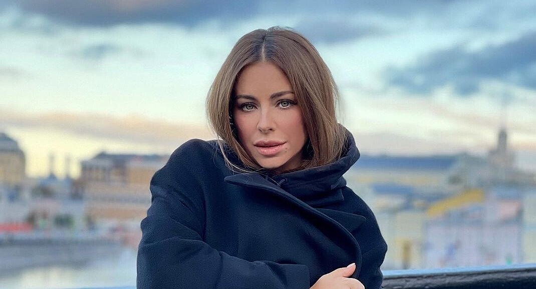 Украшения и огромные деревья Ани Лорак показала