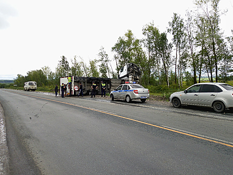 Организована проверка по факту ДТП с участием фуры в Нижнеломовском районе