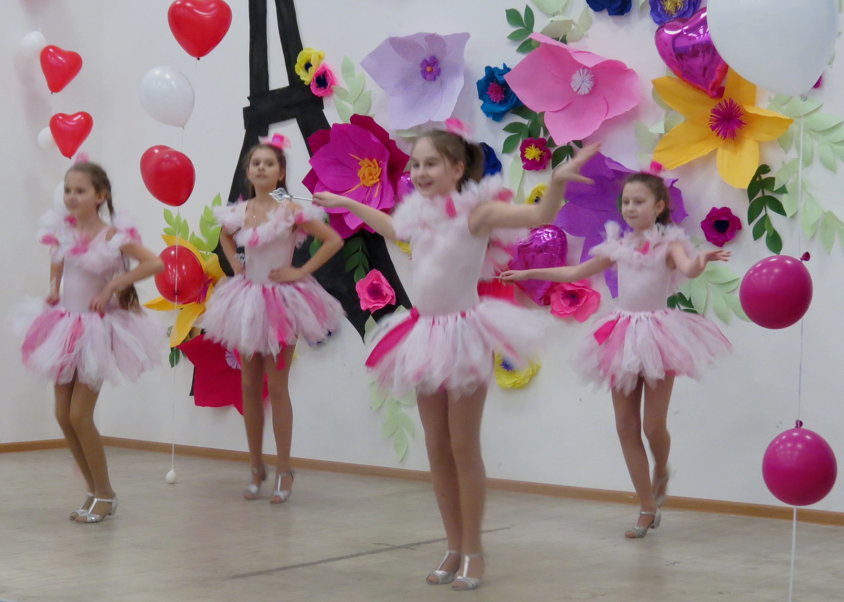 Концерт в честь женщин в Центре «Эврика-Бутово» стал по-настоящему праздничным