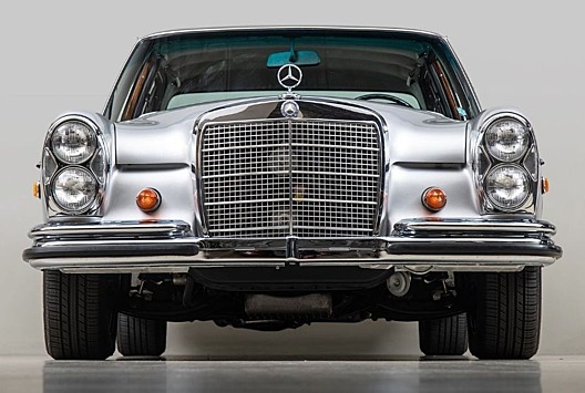 На продажу выставили коллекционный Mercedes-Benz 60-х в идеальном состоянии