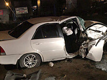 Столб остановил удиравший от ГИБДД Ford