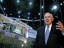 Умер единственный астронавт, прошедший две лунных миссии и не ступивший на Луну