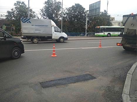 Выбоины в асфальте заделали на Велозаводской улице