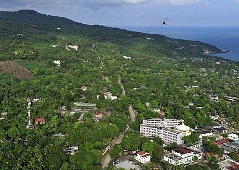 Кортеж премьер-министра Гаити сбил двоих подростков на мотоцикле