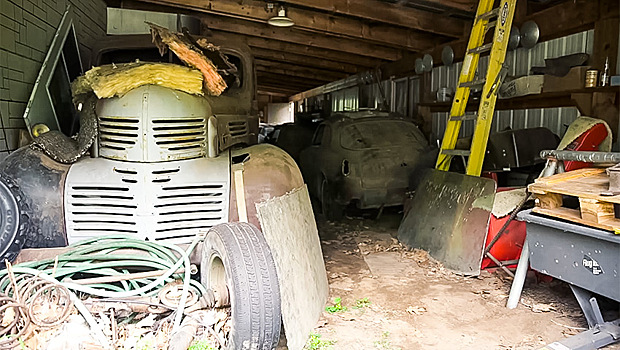 На фермерском участке нашли кладбище старинных авто