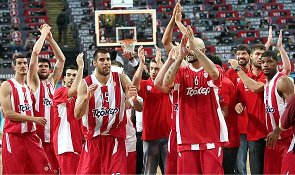 «Олимпиакос» вернулся в высший дивизион чемпионата Греции
