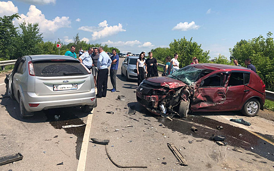 В массовом ДТП под Рязанью пострадали двое