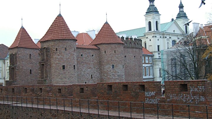 Польский министр устроил скандал из-за флага бандеровцев на переданном ВСУ БТР