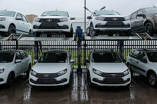 В России спрогнозировали затяжное падение продаж машин