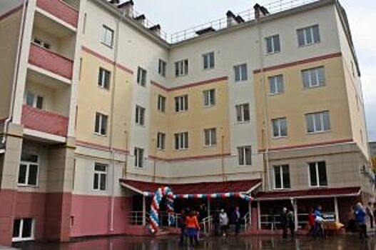 В Ханты-Мансийске в 2016 году 135 детей-сирот получили квартиры