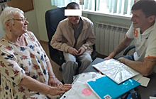 На Урале бдительная пенсионерка спасла соседа, умирающего от СПИДа