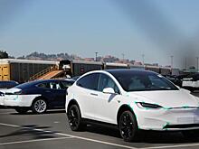 Илон Маск станцевал в честь старта продаж первых китайских Tesla